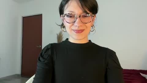 Snapshot of trinitysecrets chatting on 09-15-25, 08:09 trinitysecrets online show from 09-15-25, 08:09