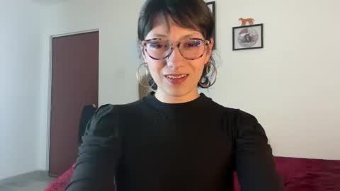 Snapshot of trinitysecrets chatting on 09-28-25, 07:52 trinitysecrets online show from 09-28-25, 07:52