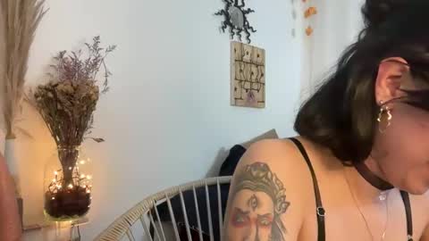 Snapshot of trinitysecrets chatting on 11-10-25, 08:41 trinitysecrets online show from 11-10-25, 08:41