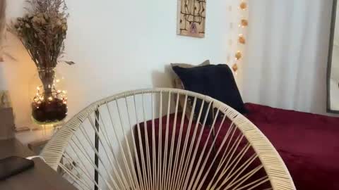 Snapshot of trinitysecrets chatting on 11-18-25, 06:01 trinitysecrets online show from 11-18-25, 06:01