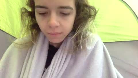 Snapshot of trippybb222 chatting on 10-09-25, 01:31 trippybb222 online show from 10-09-25, 01:31