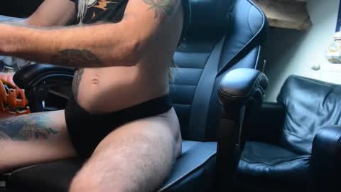 Snapshot of tripstocum chatting on 10-11-25, 02:15 FluideAmer online show from 10-11-25, 02:15