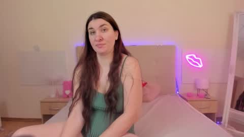 Mia online show from 01-13-26, 06:08