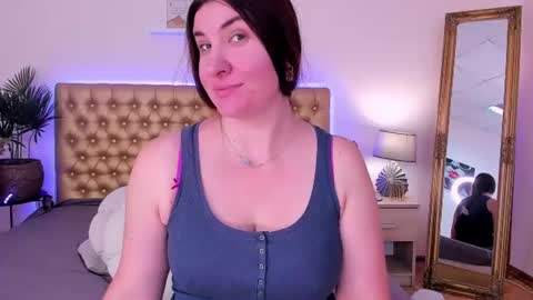 Snapshot of trishadark chatting on 07-21-26, 05:10 Mia online show from 07-21-26, 05:10