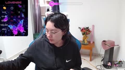 Snapshot of trixie_tangg chatting on 02-24-26, 07:12 Kitty online show from 02-24-26, 07:12