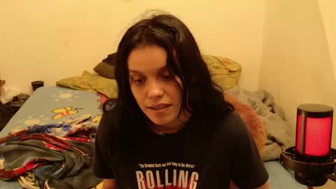 trixx_01 online show from 12-19-25, 08:32