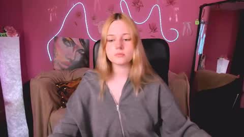 Trixy online show from 04-19-26, 10:14