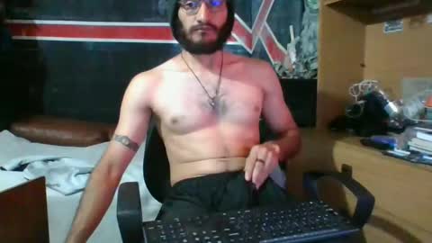 Snapshot of trizquelmen chatting on 12-10-24, 01:33 Andrew online show from 12-10-24, 01:33