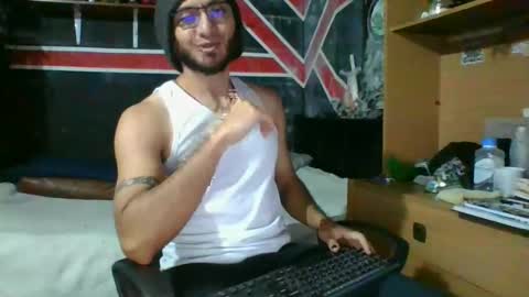 Snapshot of trizquelmen chatting on 01-03-25, 10:51 Andrew online show from 01-03-25, 10:51