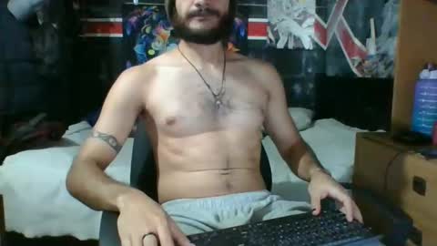 Snapshot of trizquelmen chatting on 02-18-25, 07:52 Andrew online show from 02-18-25, 07:52