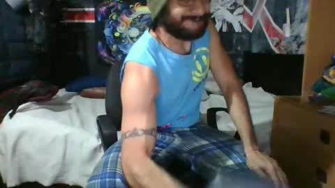 Snapshot of trizquelmen chatting on 02-21-25, 02:38 Andrew online show from 02-21-25, 02:38