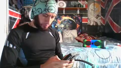 Snapshot of trizquelmen chatting on 07-13-26, 08:33 Andrew online show from 07-13-26, 08:33