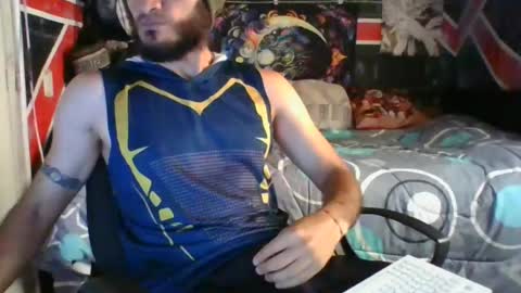Snapshot of trizquelmen chatting on 07-18-26, 06:01 Andrew online show from 07-18-26, 06:01