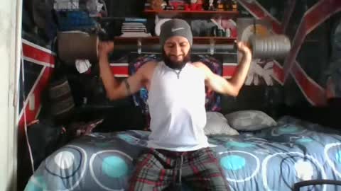 Snapshot of trizquelmen chatting on 07-24-26, 06:06 Andrew online show from 07-24-26, 06:06