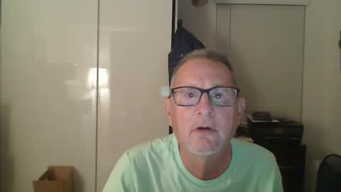 Snapshot of troffer1020 chatting on 02-14-25, 01:13 Troffer online show from 02-14-25, 01:13