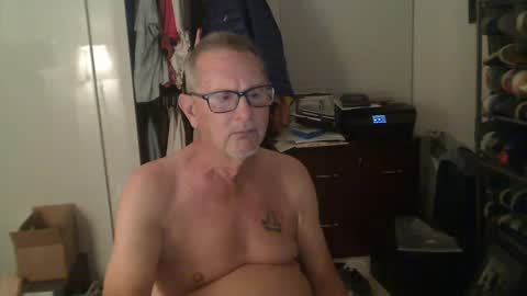Snapshot of troffer1020 chatting on 02-18-25, 12:15 Troffer online show from 02-18-25, 12:15