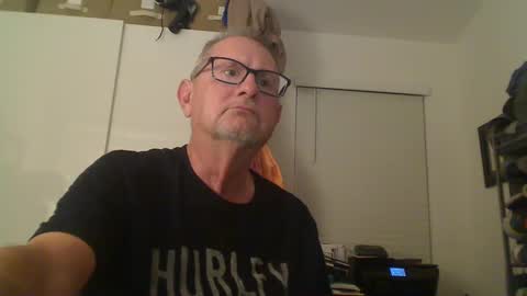 Snapshot of troffer1020 chatting on 02-26-25, 01:00 Troffer online show from 02-26-25, 01:00