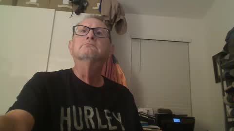 Snapshot of troffer1020 chatting on 02-26-25, 04:14 Troffer online show from 02-26-25, 04:14