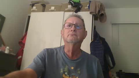 Snapshot of troffer1020 chatting on 10-14-25, 03:40 Troffer online show from 10-14-25, 03:40