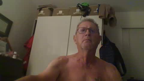 Snapshot of troffer1020 chatting on 10-21-25, 11:38 Troffer online show from 10-21-25, 11:38