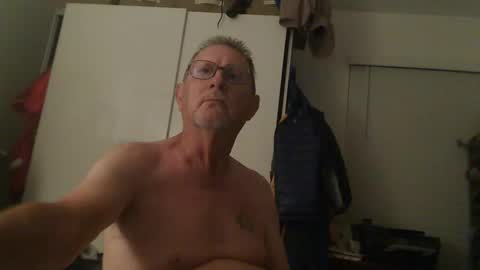Snapshot of troffer1020 chatting on 10-24-25, 02:52 Troffer online show from 10-24-25, 02:52