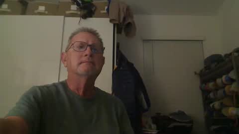 Snapshot of troffer1020 chatting on 10-28-25, 02:59 Troffer online show from 10-28-25, 02:59