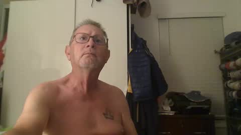 Snapshot of troffer1020 chatting on 11-20-25, 01:50 Troffer online show from 11-20-25, 01:50