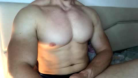 Snapshot of troncq chatting on 05-21-26, 11:39 Troncq online show from 05-21-26, 11:39