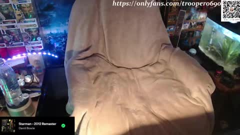 Snapshot of trooper0690 chatting on 06-05-26, 06:35 trooper0690 online show from 06-05-26, 06:35