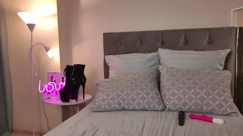 Alexandra online show from 02-12-25, 04:12