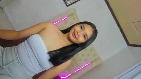 Snapshot of tropicalmuse chatting on 03-20-26, 08:41 Ash online show from 03-20-26, 08:41