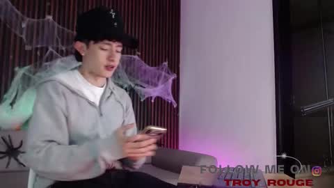 Troy online show from 10-22-25, 07:13