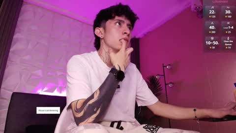 Snapshot of troy_rouge chatting on 12-19-25, 06:59 Troy online show from 12-19-25, 06:59