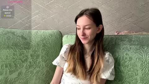 Hello Viola here   Help me to make 50 thumbs up 333 online show from 04-01-26, 08:48