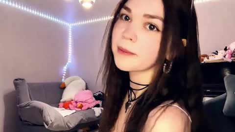 Esmi online show from 04-25-26, 03:09