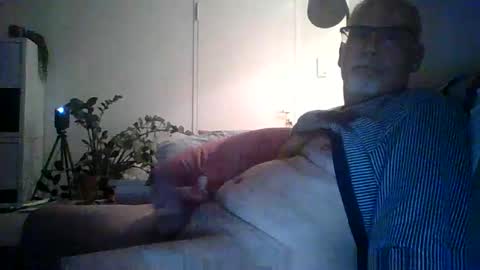 Snapshot of trukturk chatting on 12-04-25, 09:34 trukturk online show from 12-04-25, 09:34