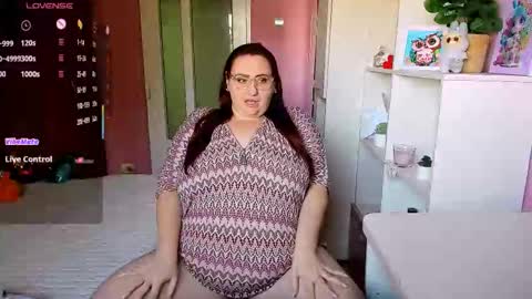 Snapshot of truly_goddess chatting on 11-21-25, 08:35 Adelle online show from 11-21-25, 08:35