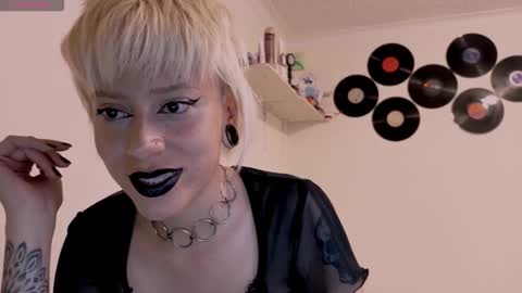 Cait online show from 10-08-25, 03:04