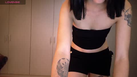 Snapshot of tryp666 chatting on 06-10-26, 05:07 Cait online show from 06-10-26, 05:07