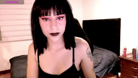 Snapshot of tryp666 chatting on 07-21-26, 03:53 Cait online show from 07-21-26, 03:53