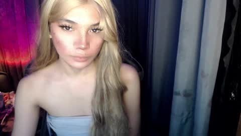 Snapshot of ts_athisa chatting on 10-25-25, 11:51 ts_athisa online show from 10-25-25, 11:51