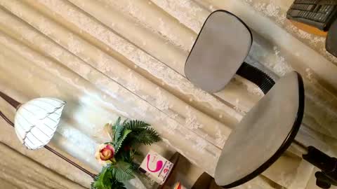 Chloe online show from 04-15-26, 08:54