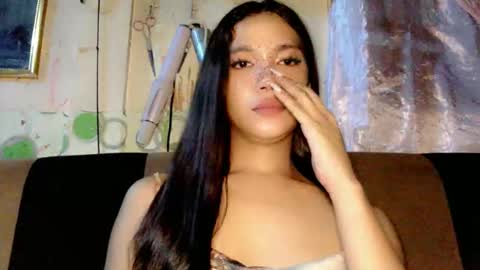 Snapshot of ts_yanang chatting on 12-21-25, 09:49 online show from 12-21-25, 09:49