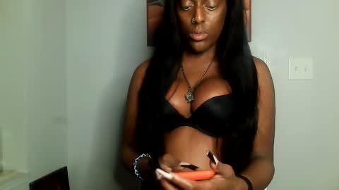 Snapshot of tsamberwhite007 chatting on 01-21-25, 05:05 Amber White online show from 01-21-25, 05:05