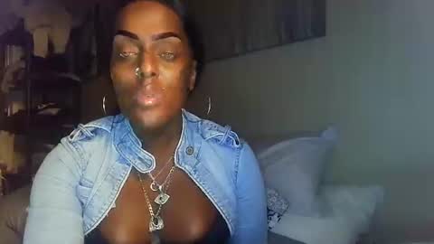 Snapshot of tsamberwhite007 chatting on 11-15-25, 04:10 Amber White online show from 11-15-25, 04:10