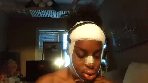 Snapshot of tsamberwhite007 chatting on 12-14-25, 01:38 Amber White online show from 12-14-25, 01:38