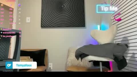 Snapshot of tsfoxx chatting on 04-29-26, 05:00 tsfoxx online show from 04-29-26, 05:00