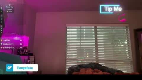 Snapshot of tsfoxx chatting on 05-09-26, 12:27 tsfoxx online show from 05-09-26, 12:27