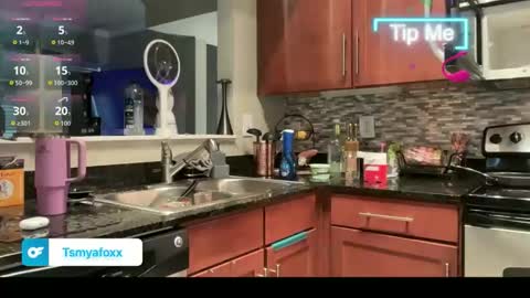 Snapshot of tsfoxx chatting on 05-12-26, 01:52 tsfoxx online show from 05-12-26, 01:52
