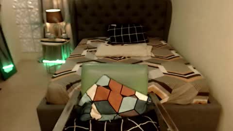 Snapshot of tshugescock chatting on 10-29-25, 07:04 SEDUCTIVEmistresCUMS online show from 10-29-25, 07:04